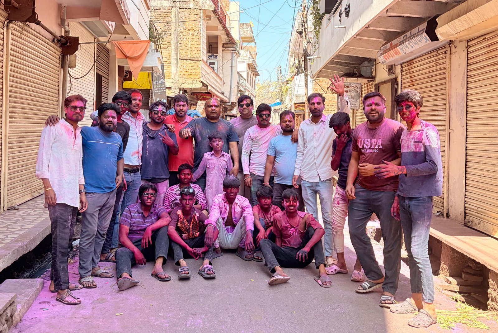 गुना उपकार बालाजी युवा ग्रुप के द्वारा रंगों और उत्साह के साथ मनाई गई होली